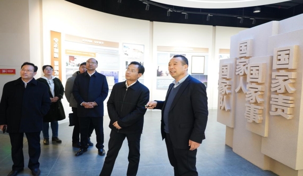 淮南市委副书记、...